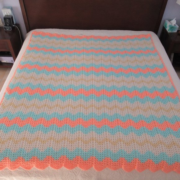 New VTG Handmade Chevron Crochet Afghan Throw Blanket Large Multicolor  80"x 67" - Picture 1 of 6